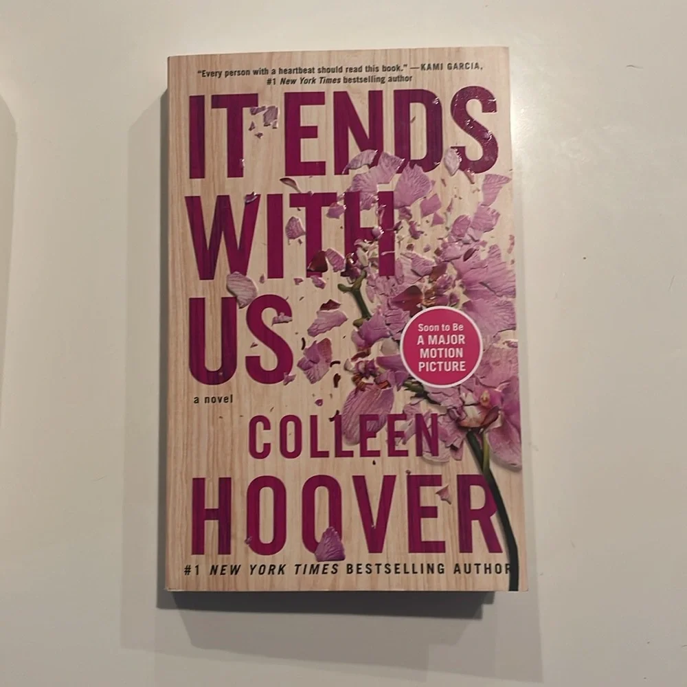 Colleen Hoover book set - It Starts With Us & It Ends With Us - Picture 3 of 5